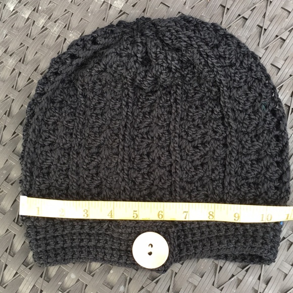 Hand Crocheted Slouchy Hat/Toque - Picture 5 of 6